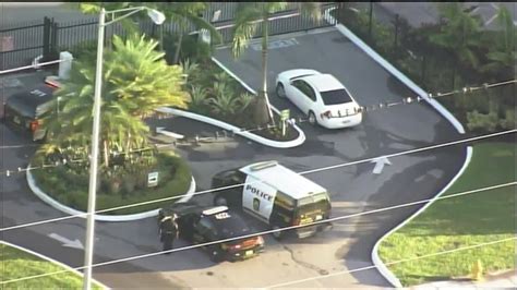 Miami Gardens Police investigate car crash and gunfire, two Injured